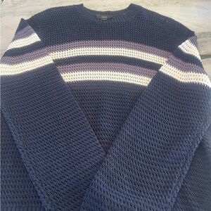 Vince Men's Navy and White Striped Crewneck Sweater